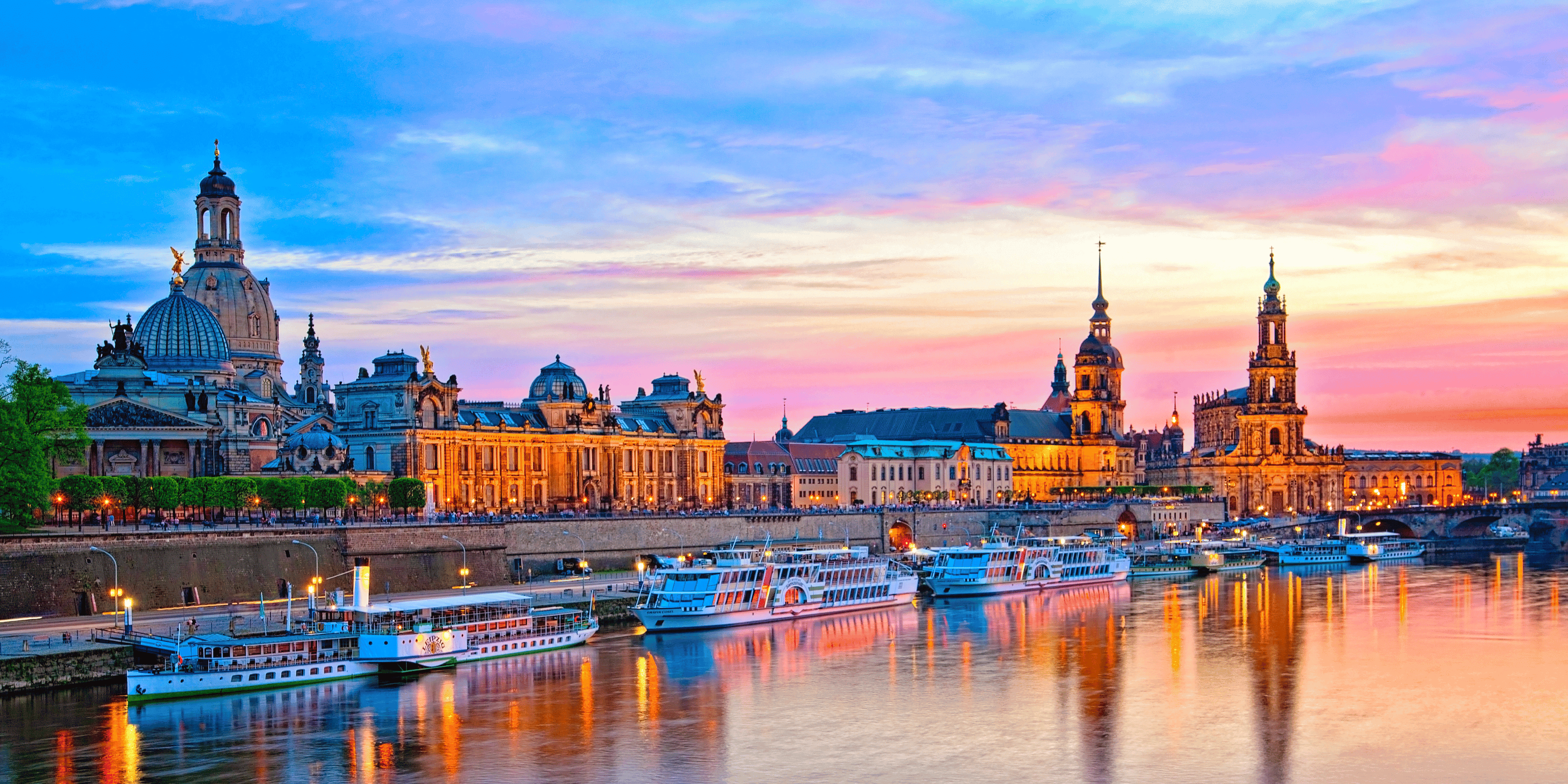 Dresden bei Sonnenaufgang mit Blick auf die Elbe
